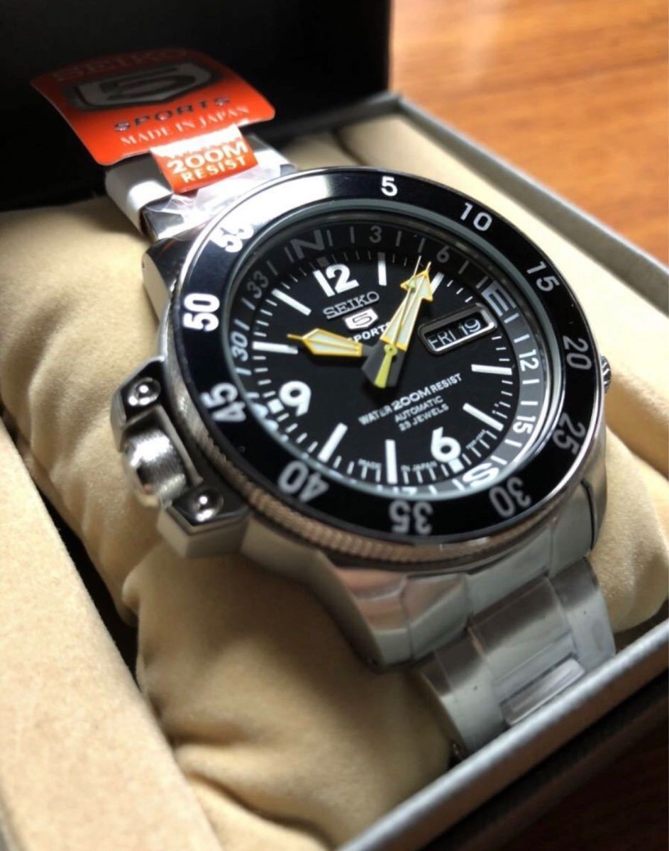 Seiko SKZ211J1 Automatic Diver Style Men’s Watch – 200M Water Resistant, Japan Made